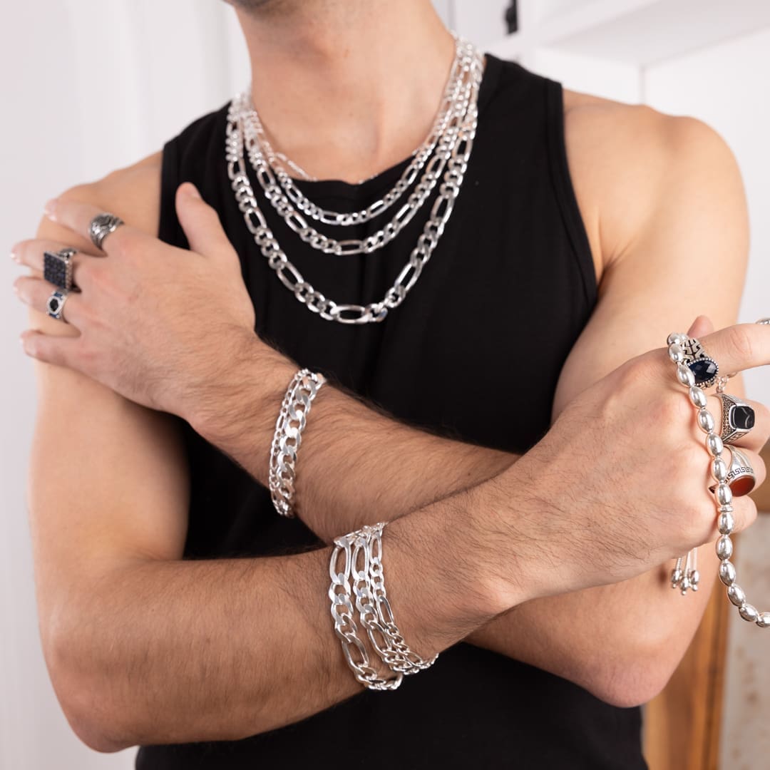 Silvalli Gümüş, gümüş zincir, gümüş bileklik, erkek gümüş bileklik modelleri, farklı, kalınlık ve ağırlıklardaki gümüş bileklik çeşitleri, güvenli online ödeme ve hızlı kargo ayrıcalığı.